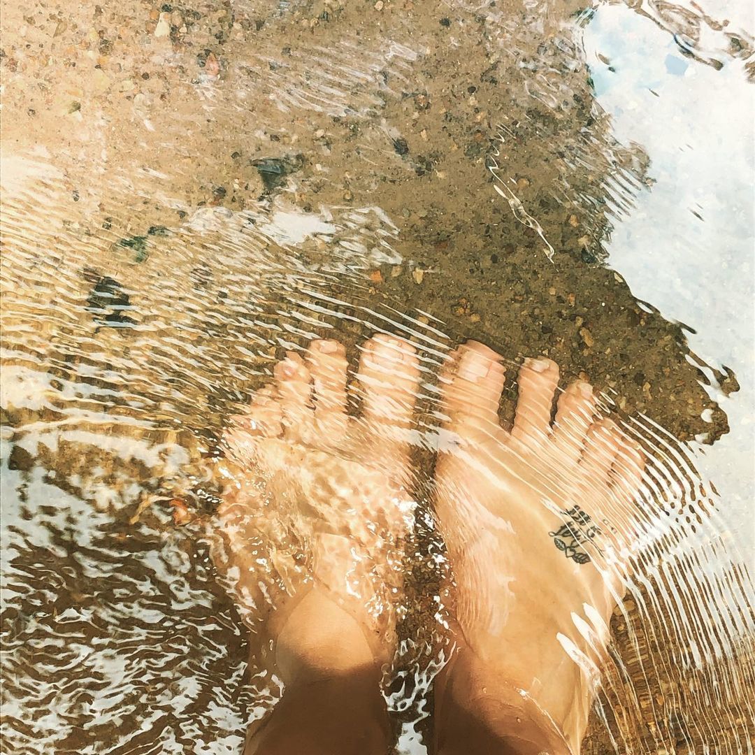 Laura Koniver's Feet - I piedi di Laura Koniver - Celebrities Feet 2022