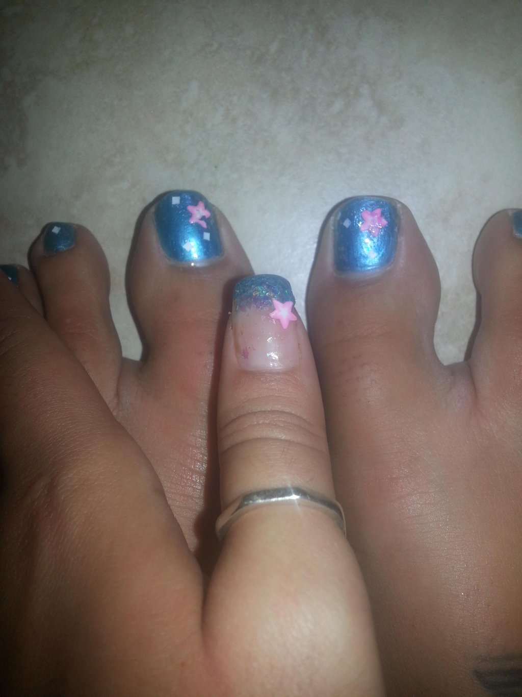 Layla Luxx's feet