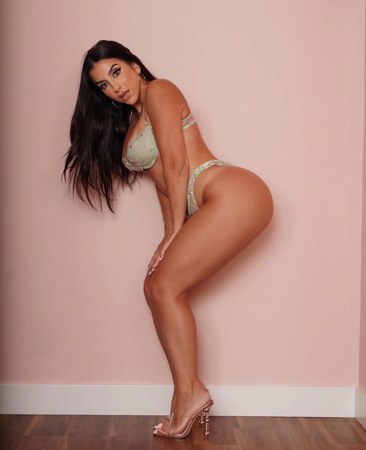 Lena The Plug's feet