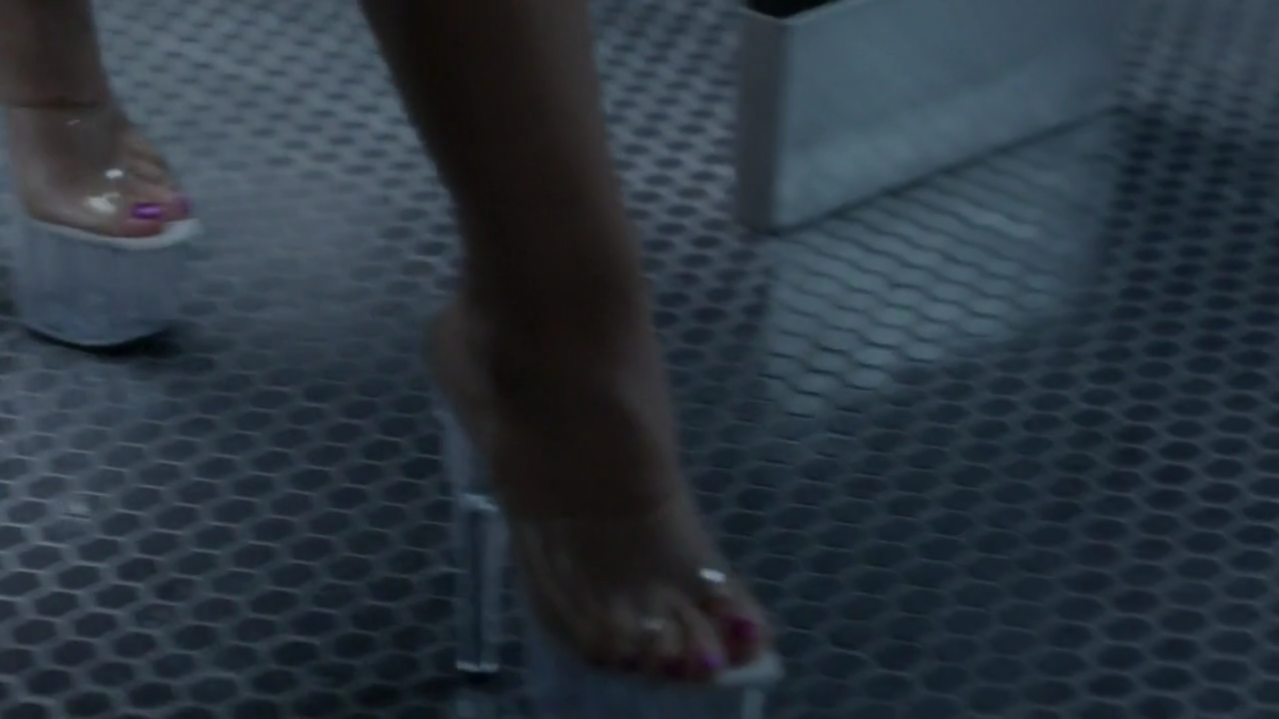 Leslie lopez feet