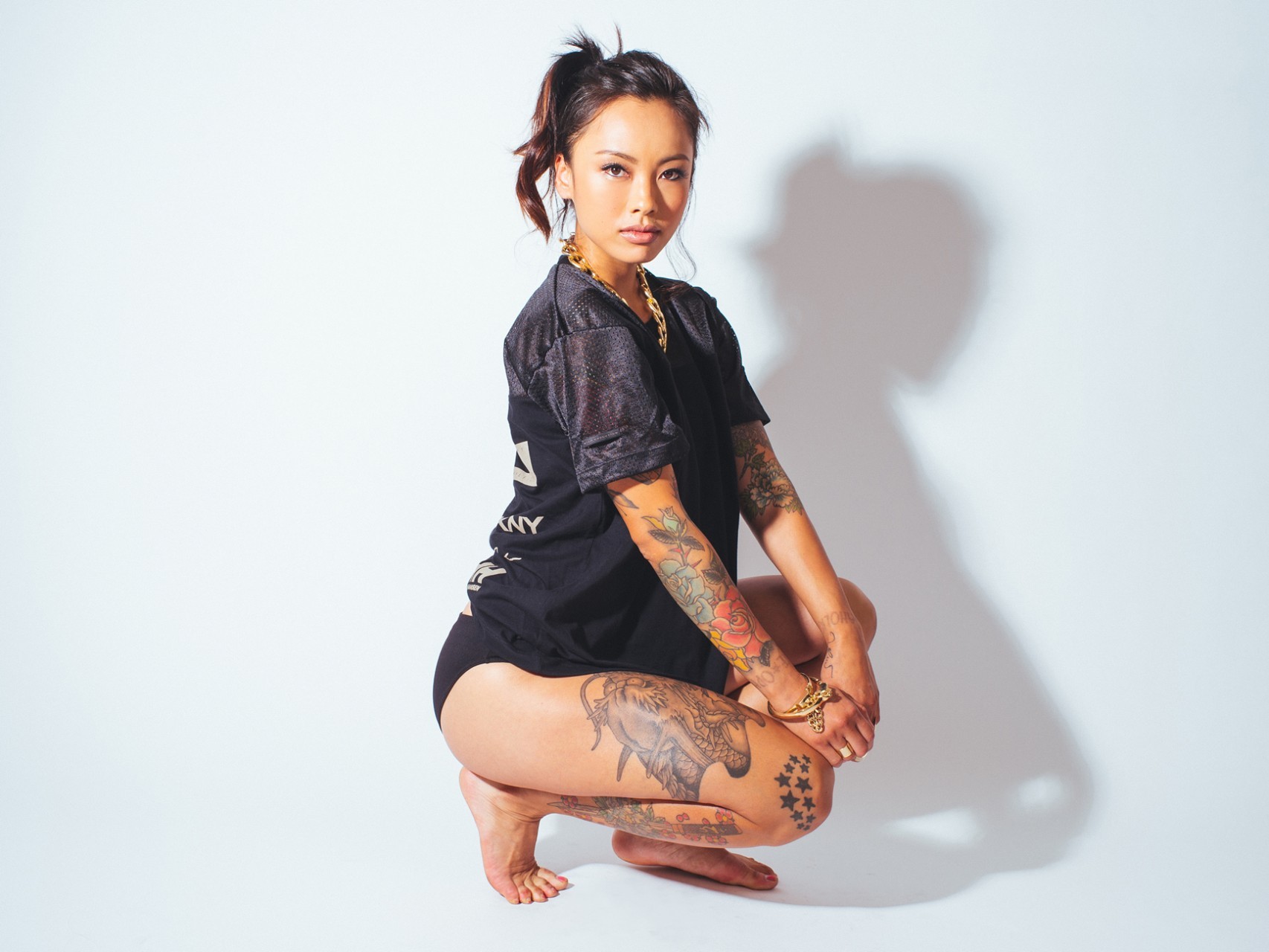 People who liked Levy Tran's feet, also liked.