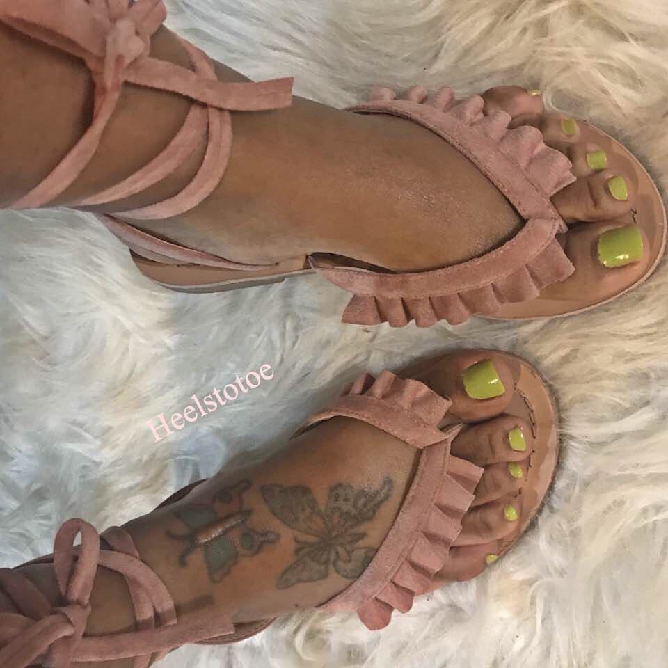 Lil' Mo's Feet