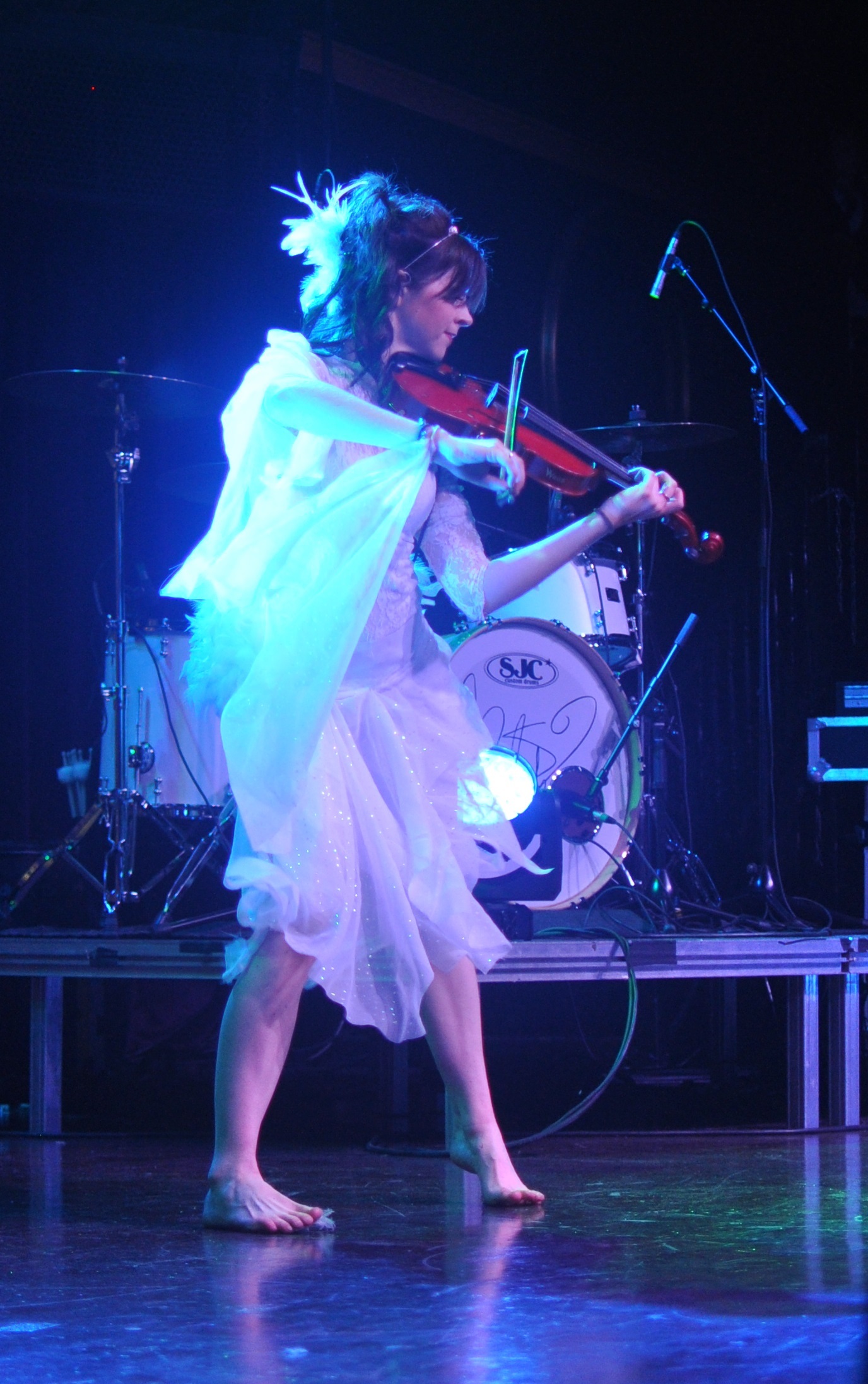 Lindsey stirling 2024. Underground Линдси Стирлинг. Линдси Стирлинг андеграунд.