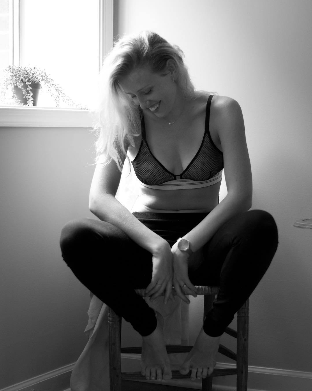 Lindsley Register feet photo 191892326 - High quality celebrity feet picture