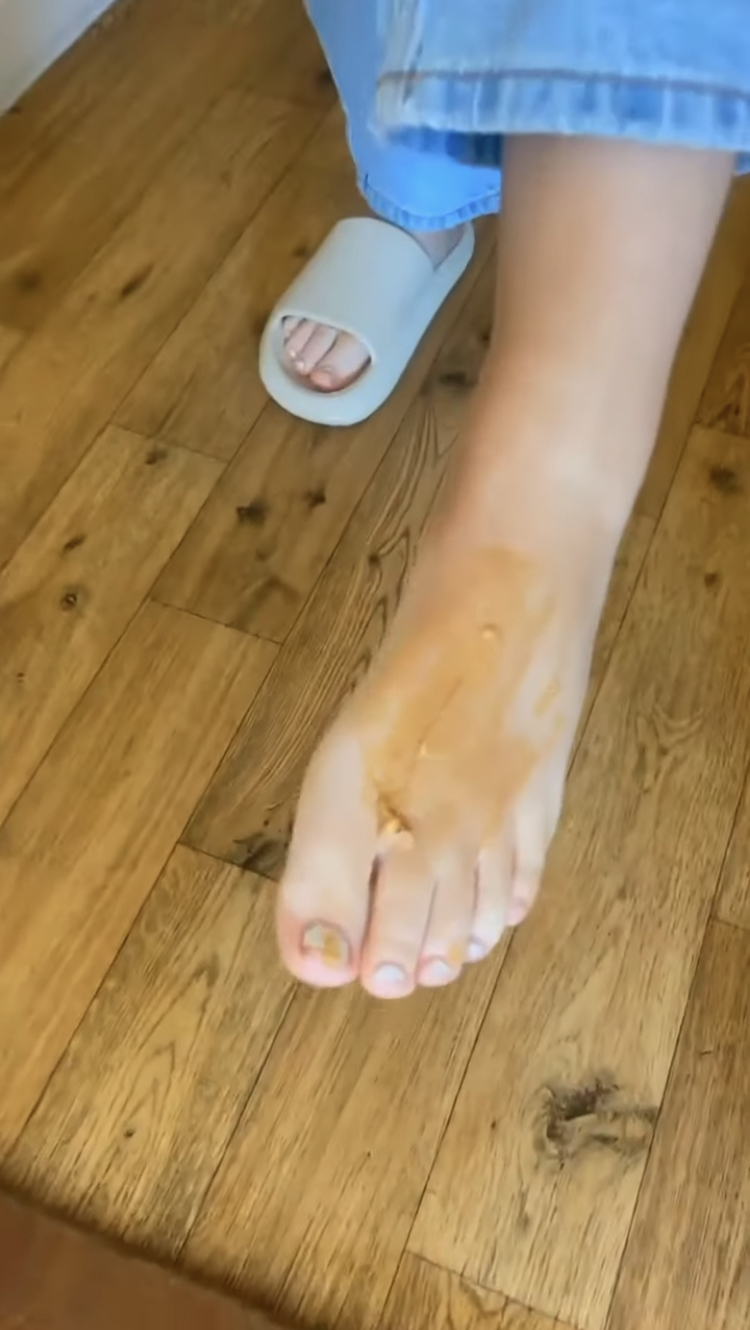 Natalie hanby feet