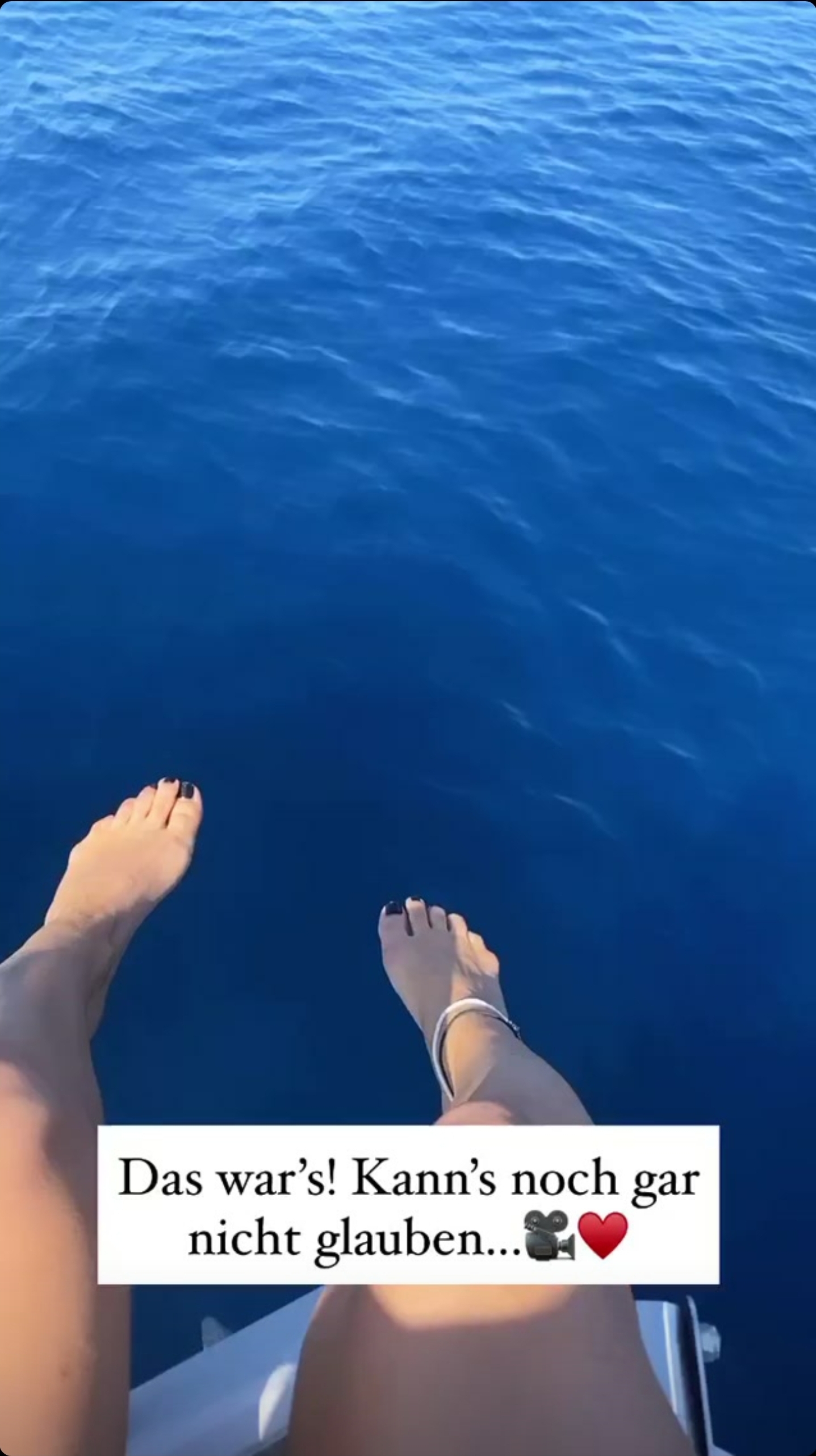 Lola Weippert's Feet