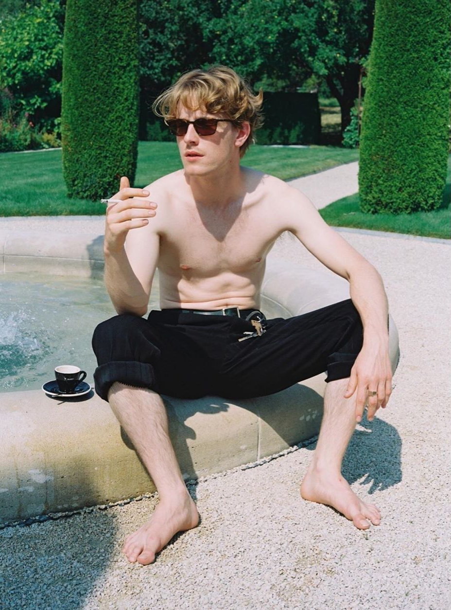 Louis Hofmann's Feet << wikiFeet Men