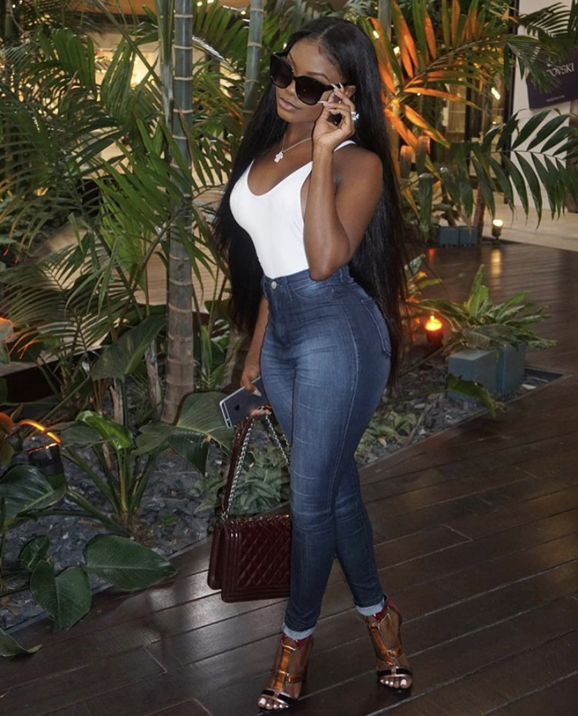 Feet of Lulu Simmons