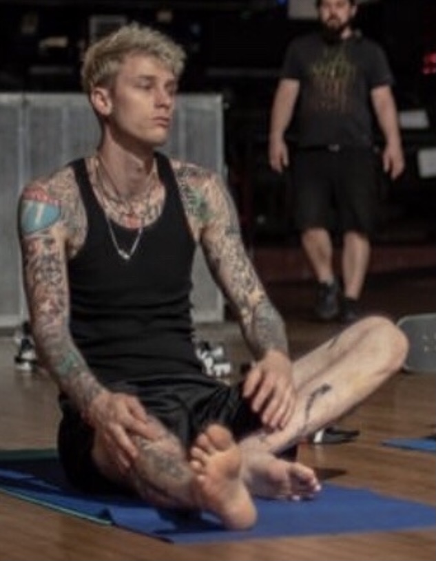 People who liked Machine Gun Kelly's feet, also liked.