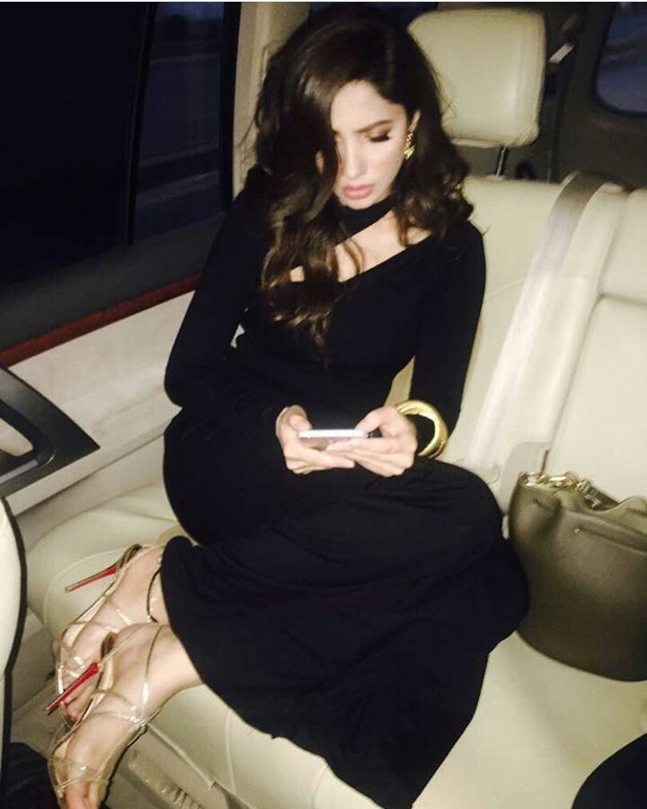 Mahira Khan's Feet - I piedi di Mahira Khan - Celebrities Feet 2023