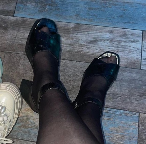 Maisie Peters's Feet - I piedi di Maisie Peters - Celebrities Feet 2024