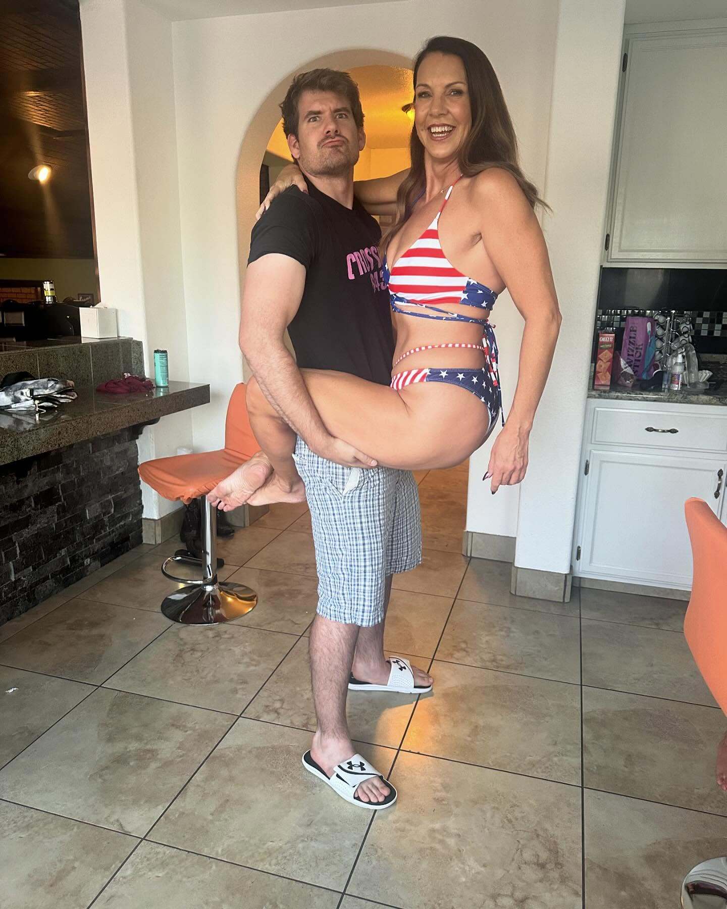 Mallory Knight's feet