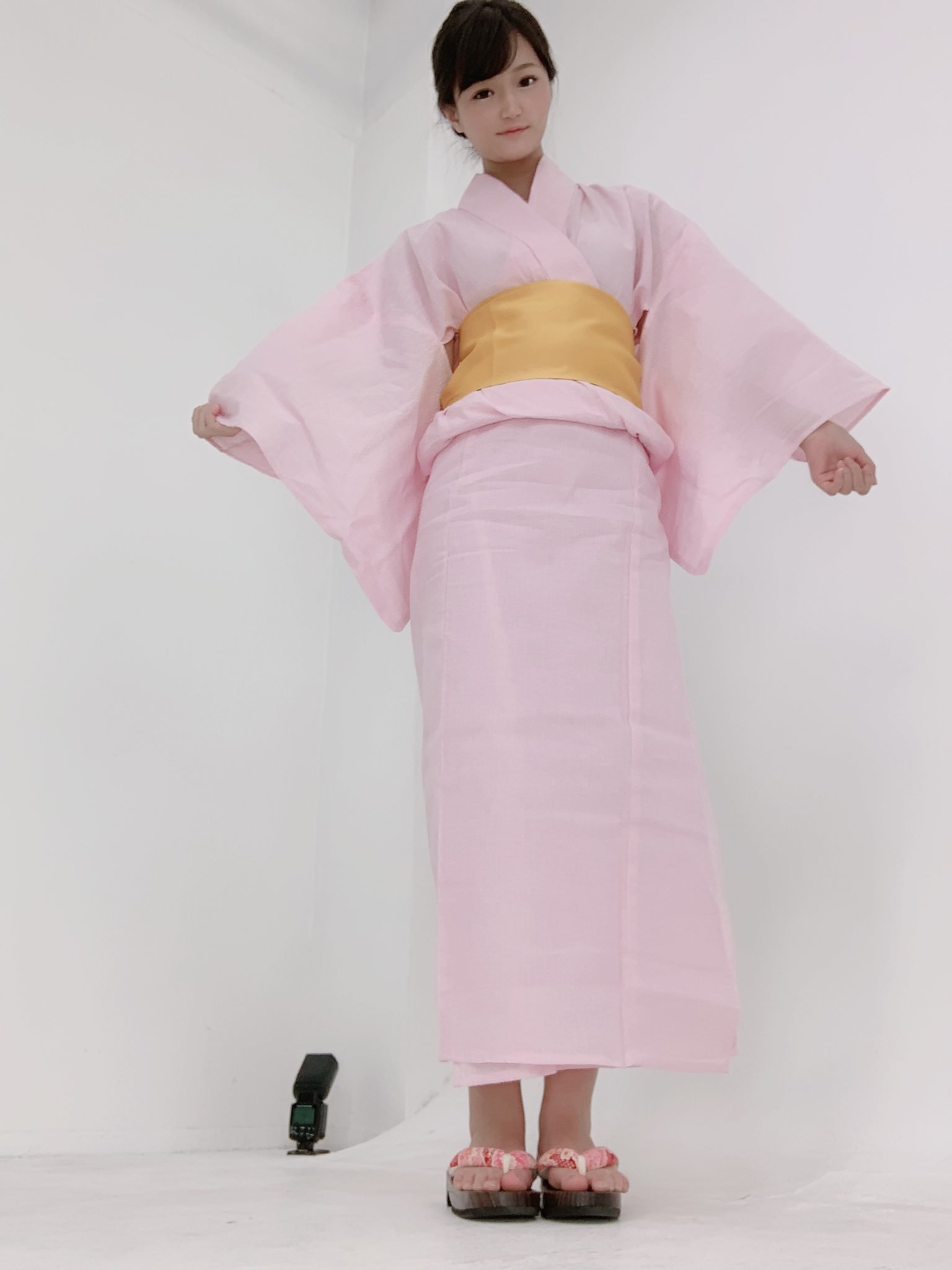 Mari Kagami's feet