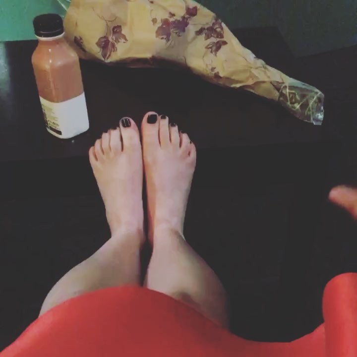 Mary Mouser S Feet Wikifeet 2 m subscribers 1,1 k posts. mary mouser s feet...