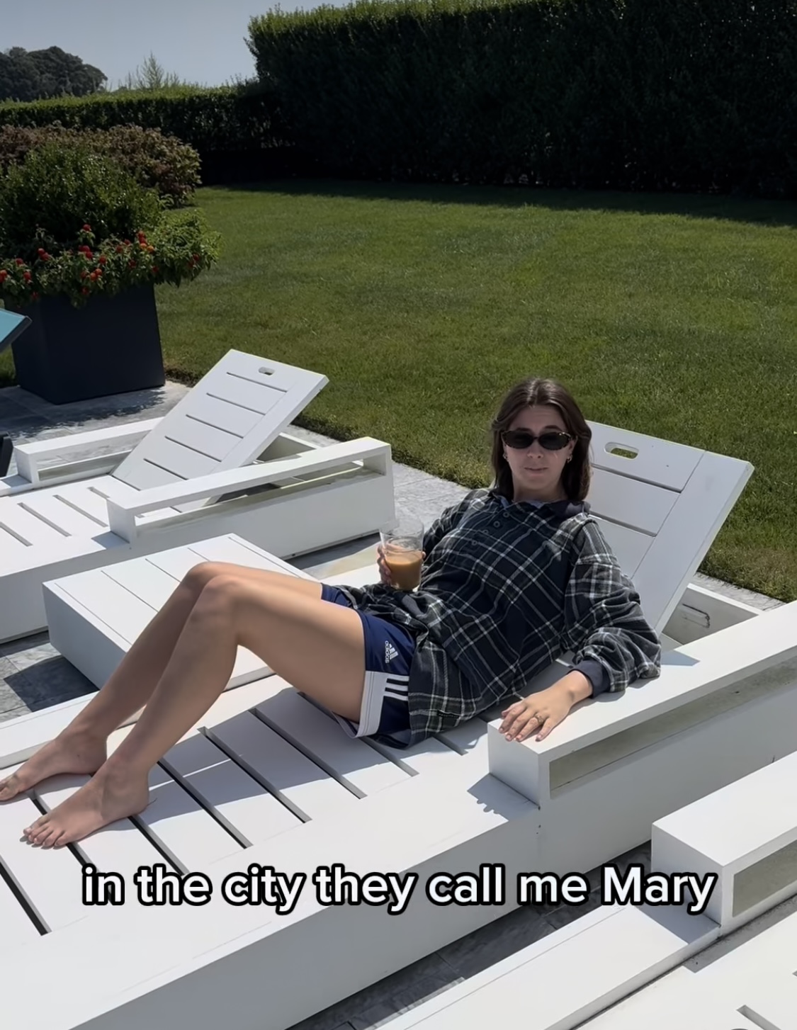 Mary Shalaby's feet