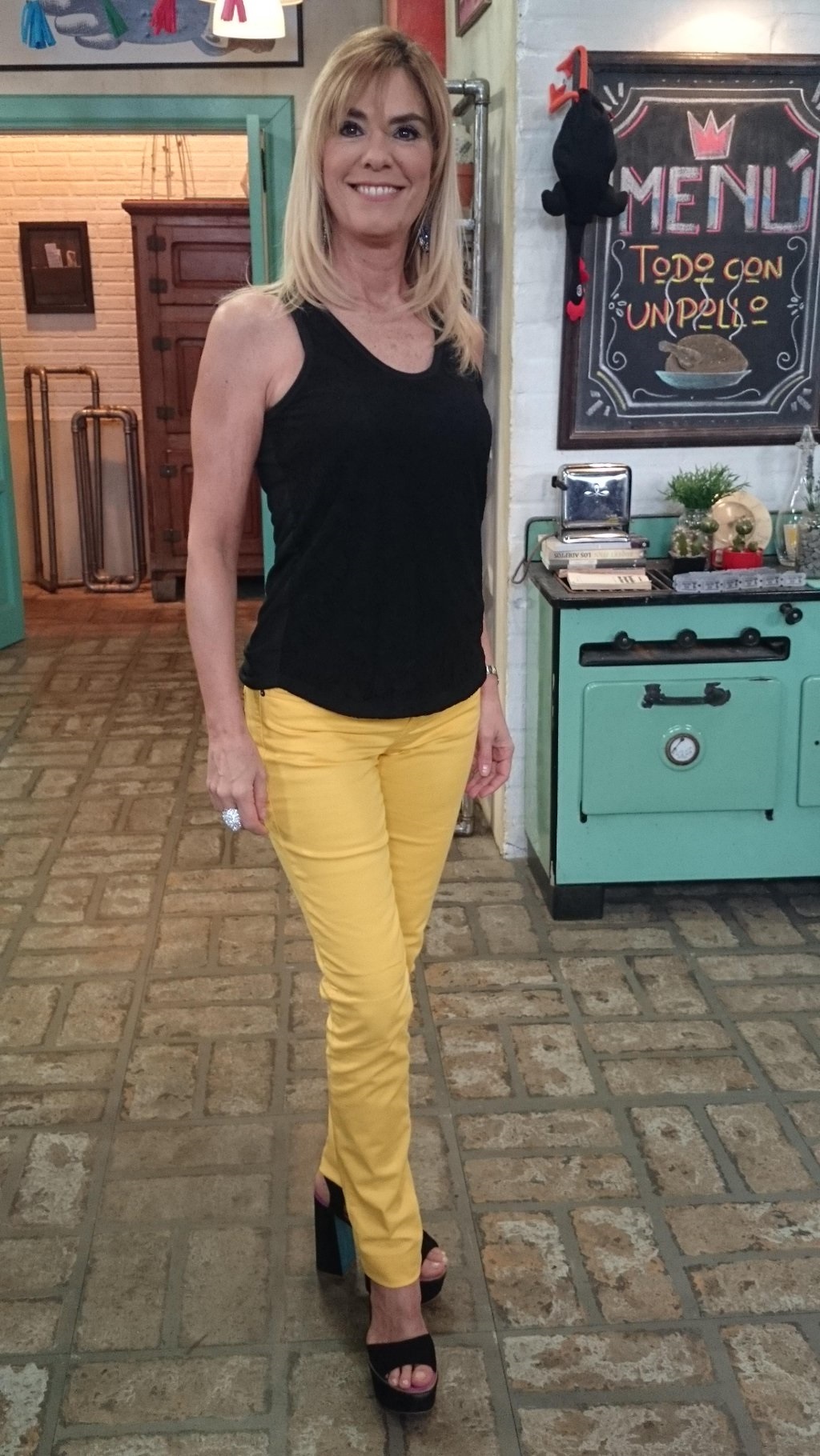 Feet of María Belén Aramburu