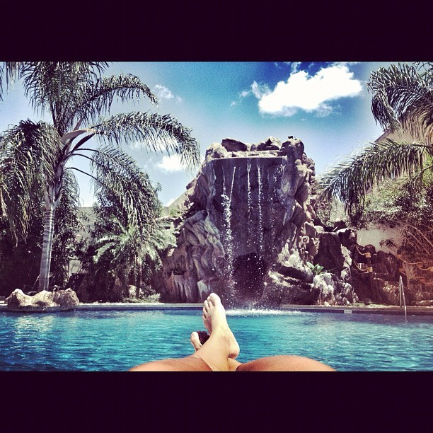 Feet of María Elisa Camargo