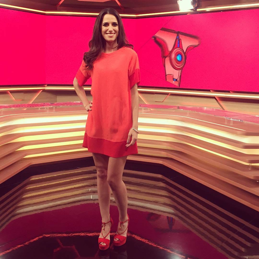 Feet of María Eugenia Duffard