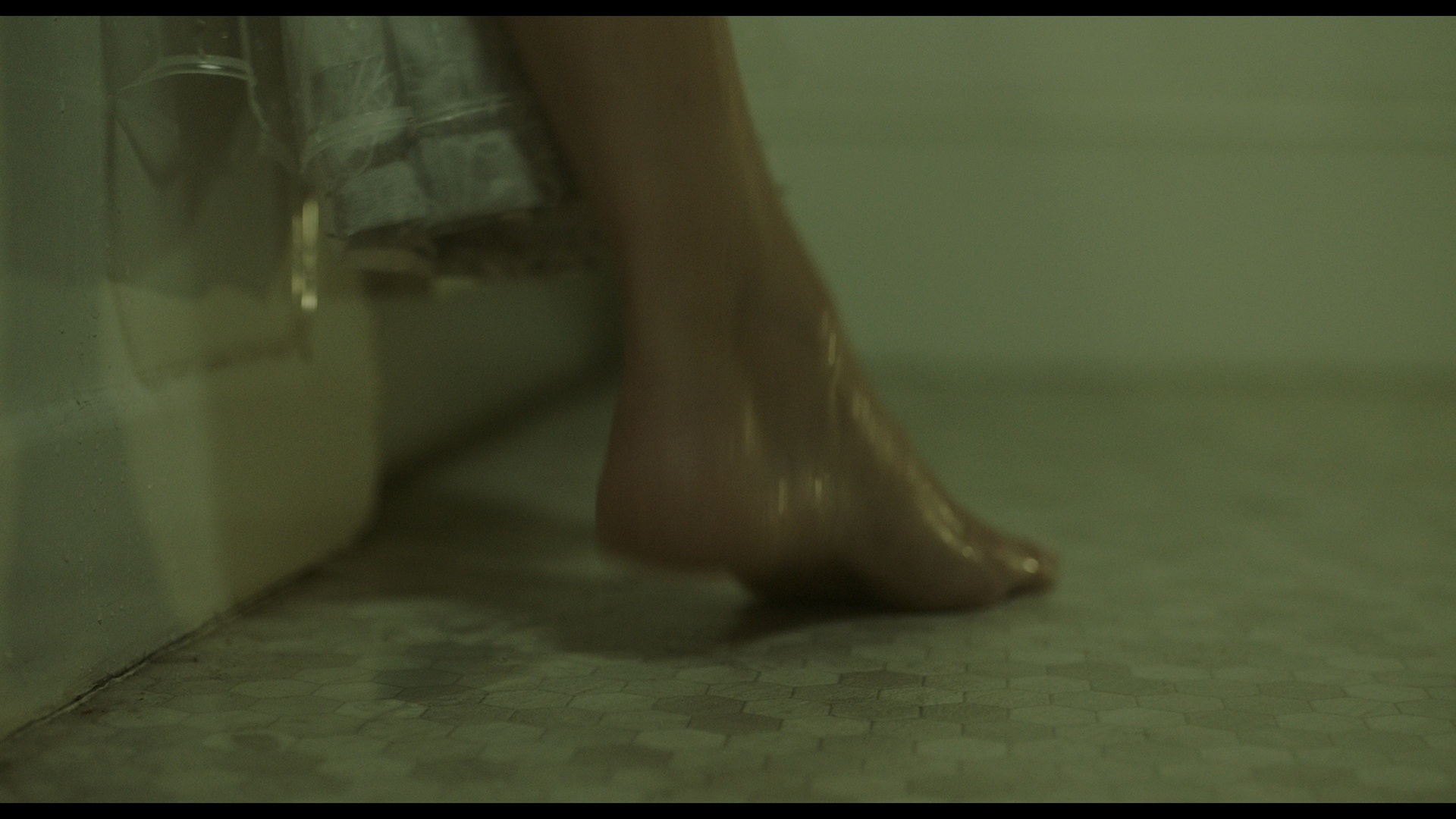 Matilda Lutz's feet