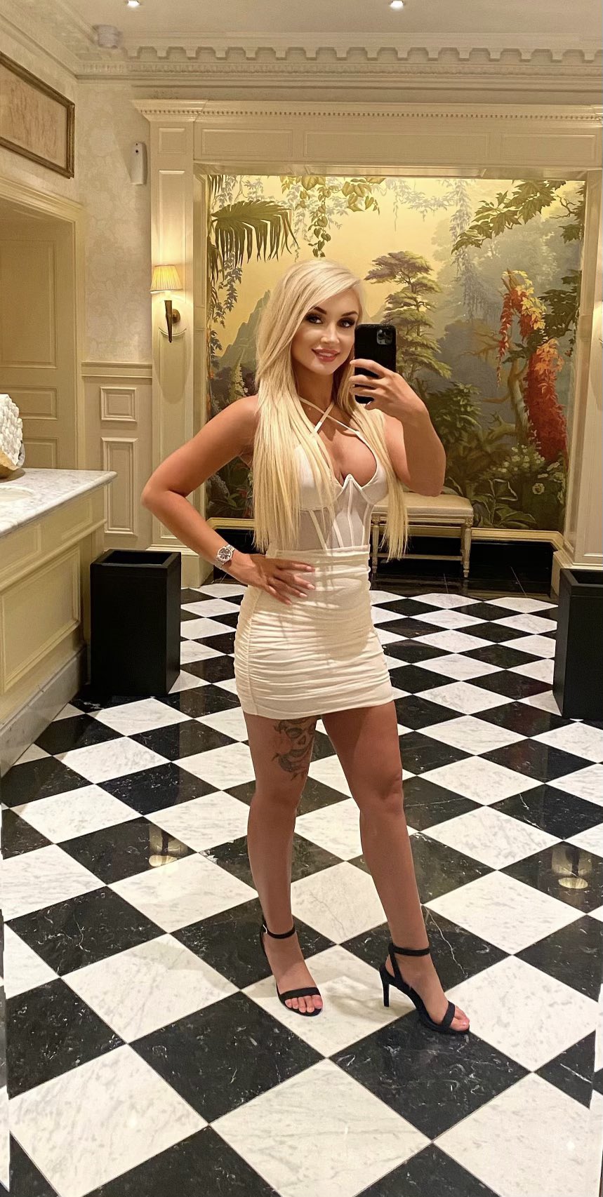 Maxine Kim Brown's feet