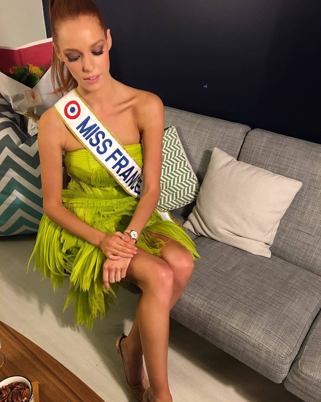 Feet of Maëva Coucke