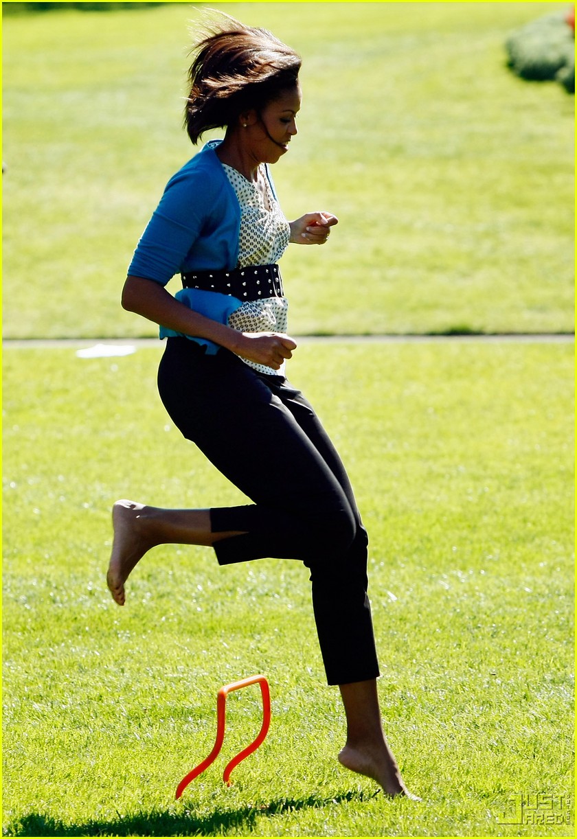 https://pics.wikifeet.com/Michelle-Obama-Feet-122201.jpg