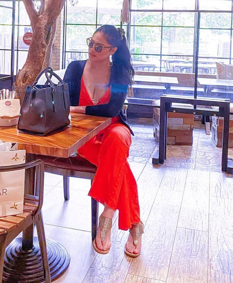 Millen Gal feet photo 783630061 Millen Gal feet photo 783630061 - High quality celebrity feet picture