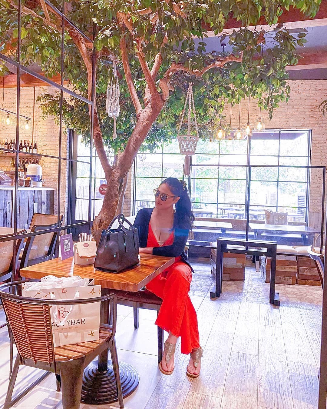 Millen Gal feet photo 789475198 Millen Gal feet photo 789475198 - High quality celebrity feet picture