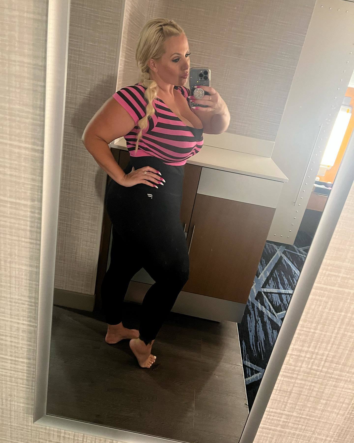 Mistress Delicious's feet