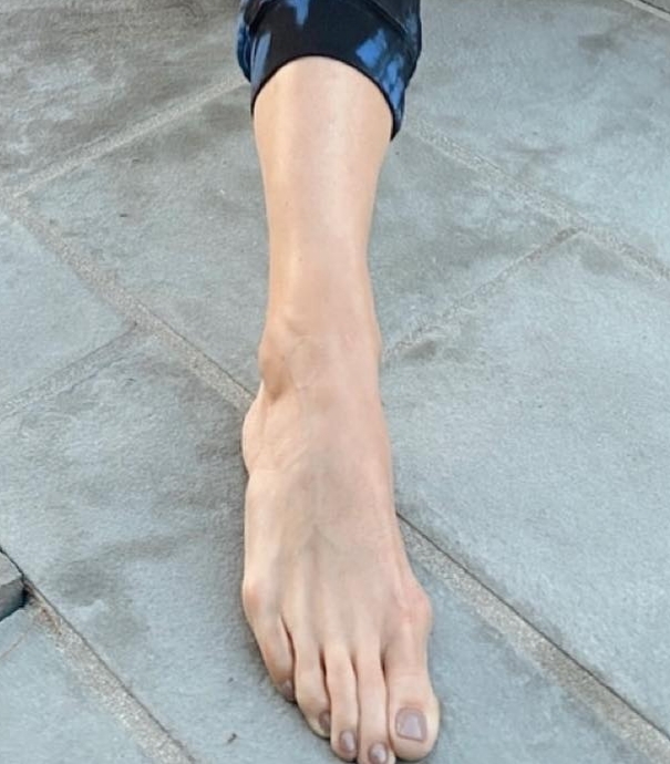 Molly Sims : r/celebrity_soles