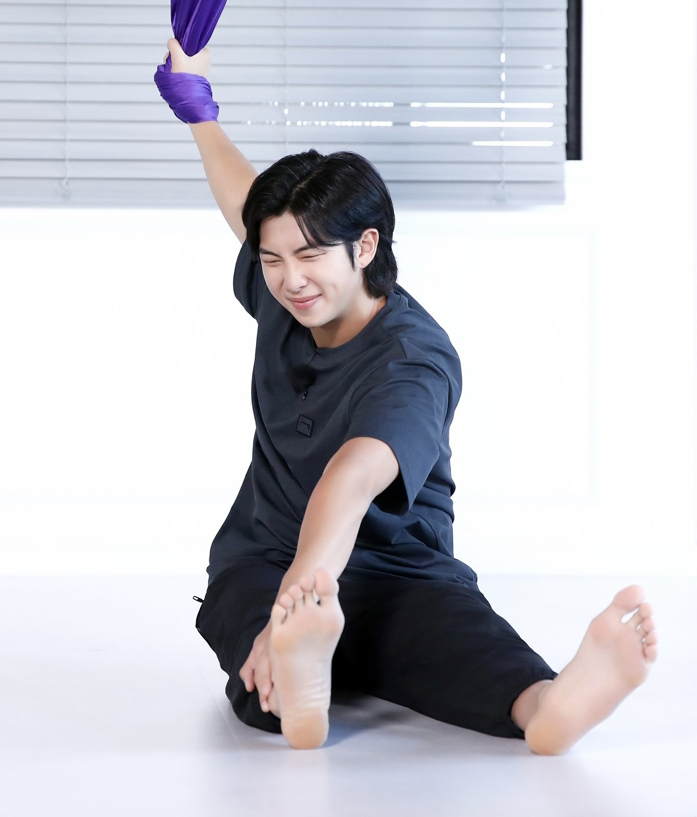 Nam-Joon Kim's Feet << wikiFeet Men
