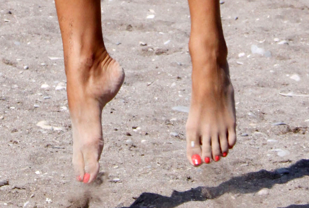 People who liked Natalie Thanou's feet, also liked.
