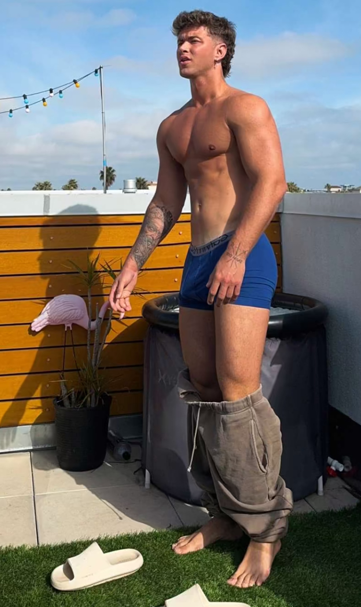 Nate Garner's Feet << wikiFeet Men