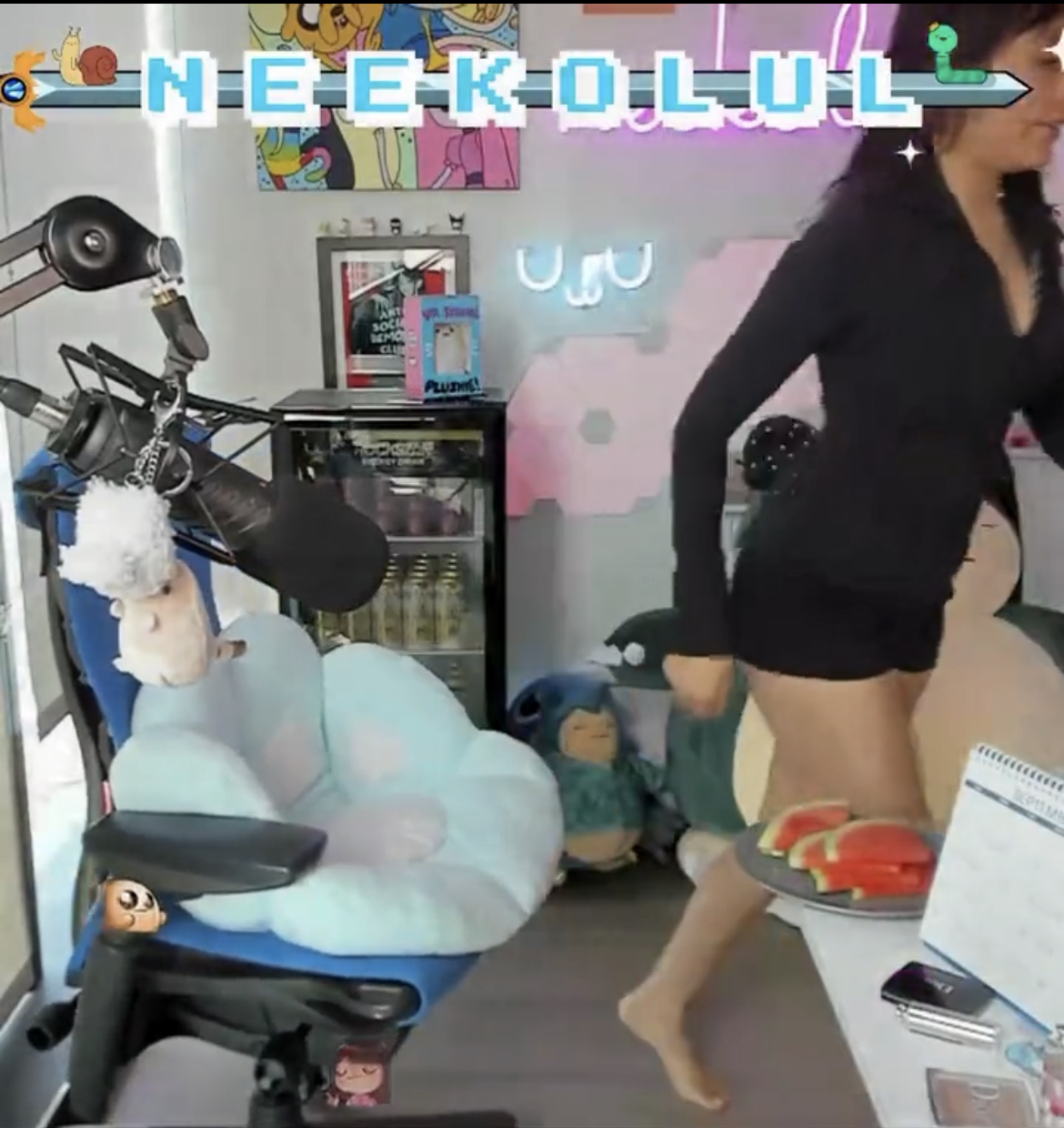 Neekolul's Feet << wikiFeet