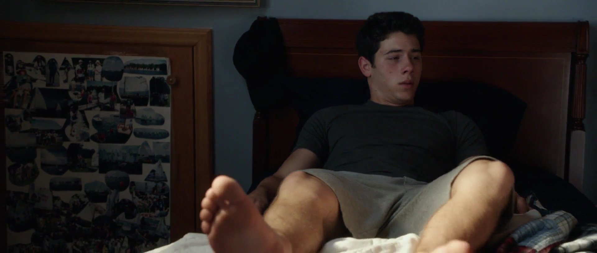 [IMAGE:https://pics.wikifeet.com/Nick-Jonas-Feet-2983266.jpg]