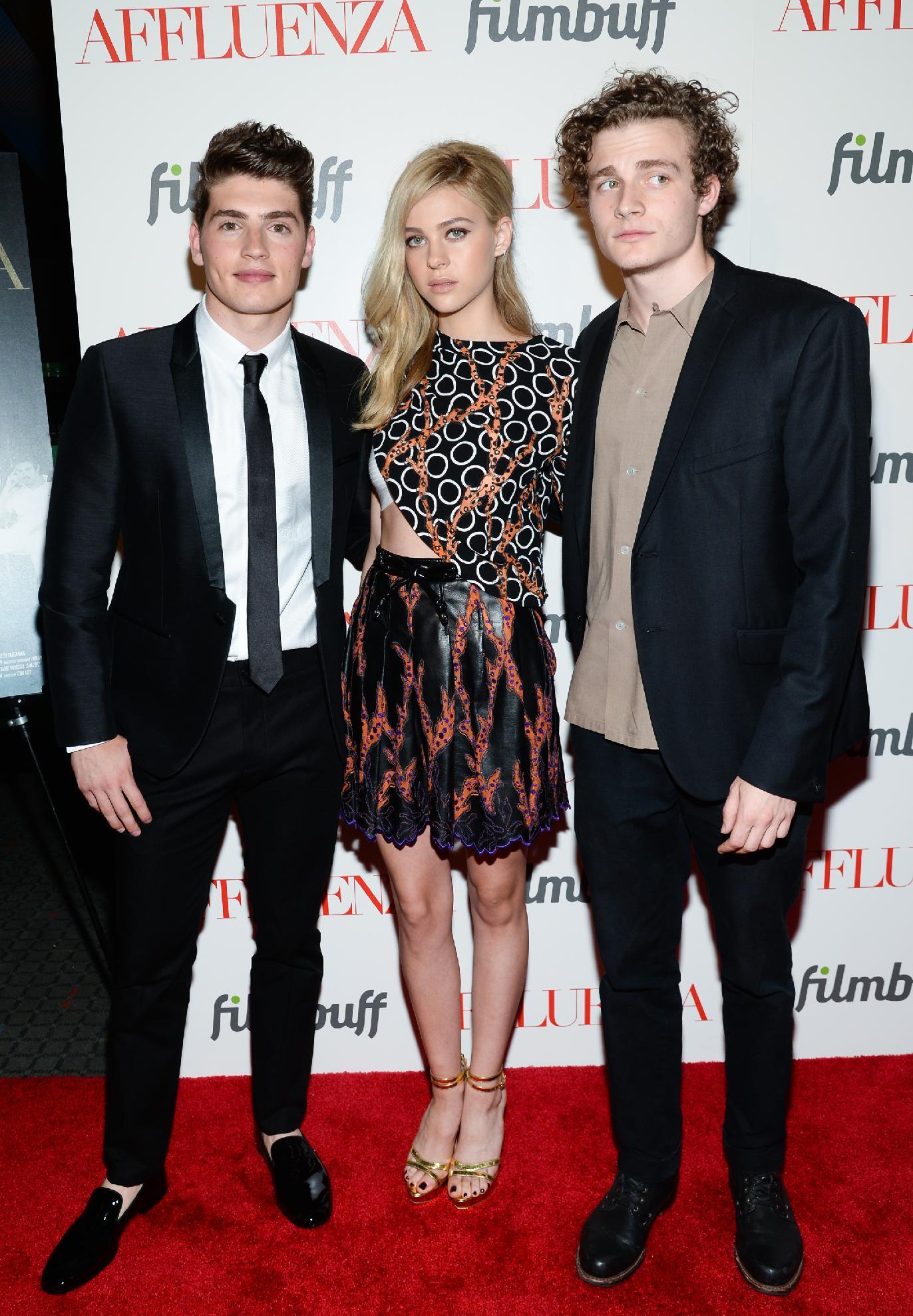 Nicola Peltz Beckham's Feet - I piedi di Nicola Peltz Beckham - Page: 2 ...