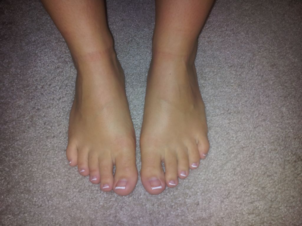 Nicole Aniston feet photo 9