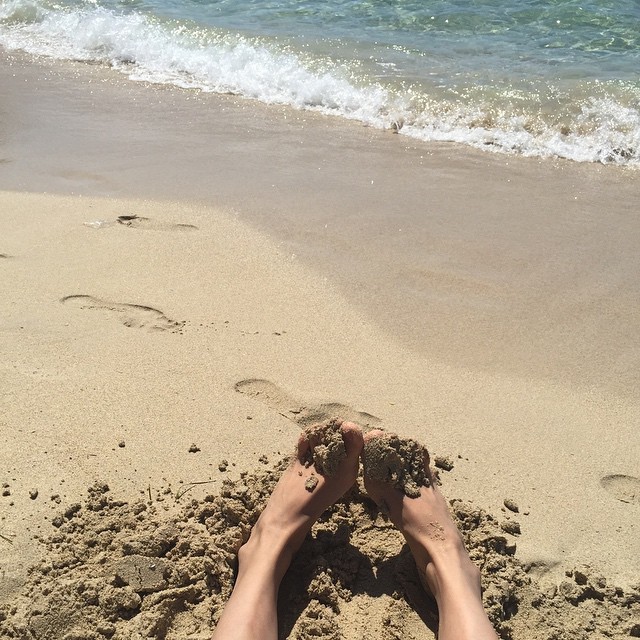 Feet of Nicole Poturalski
