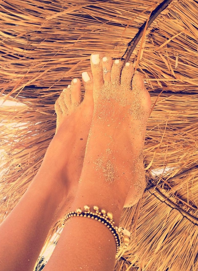 Feet of Nina Foskolou