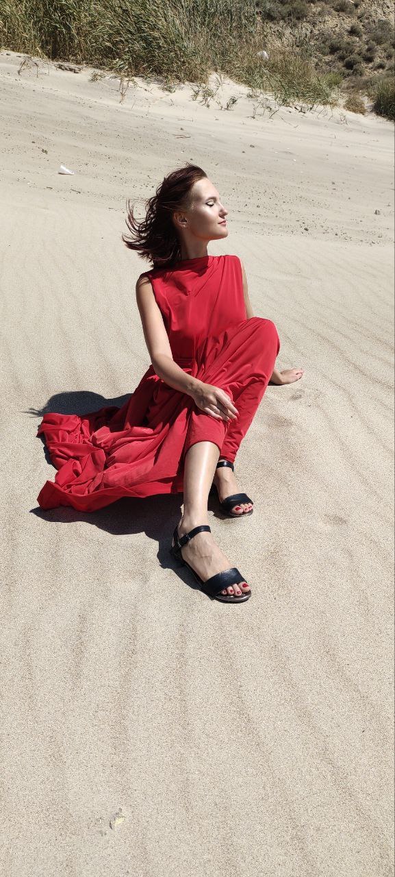 Olivia Westsun's feet