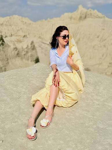 Feet of Parisa Doosti