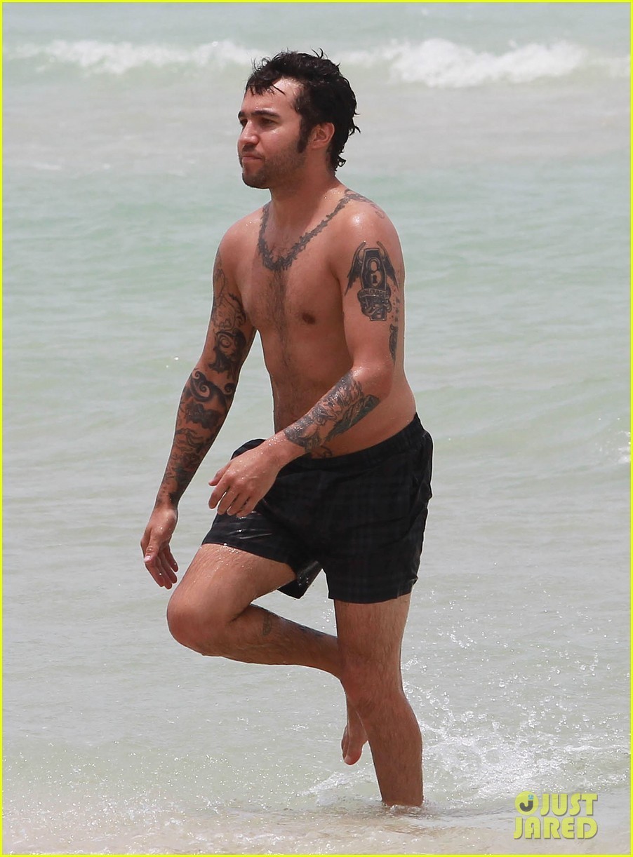 Pete Wentz S Feet Wikifeet Men