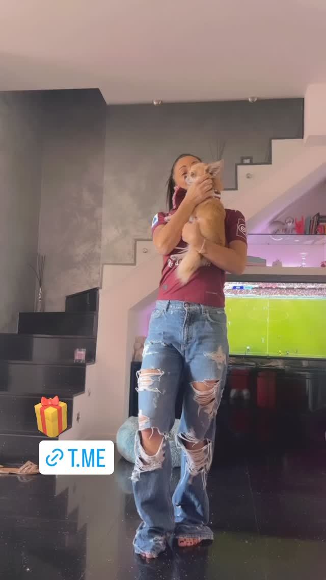 Priscilla Salerno's feet