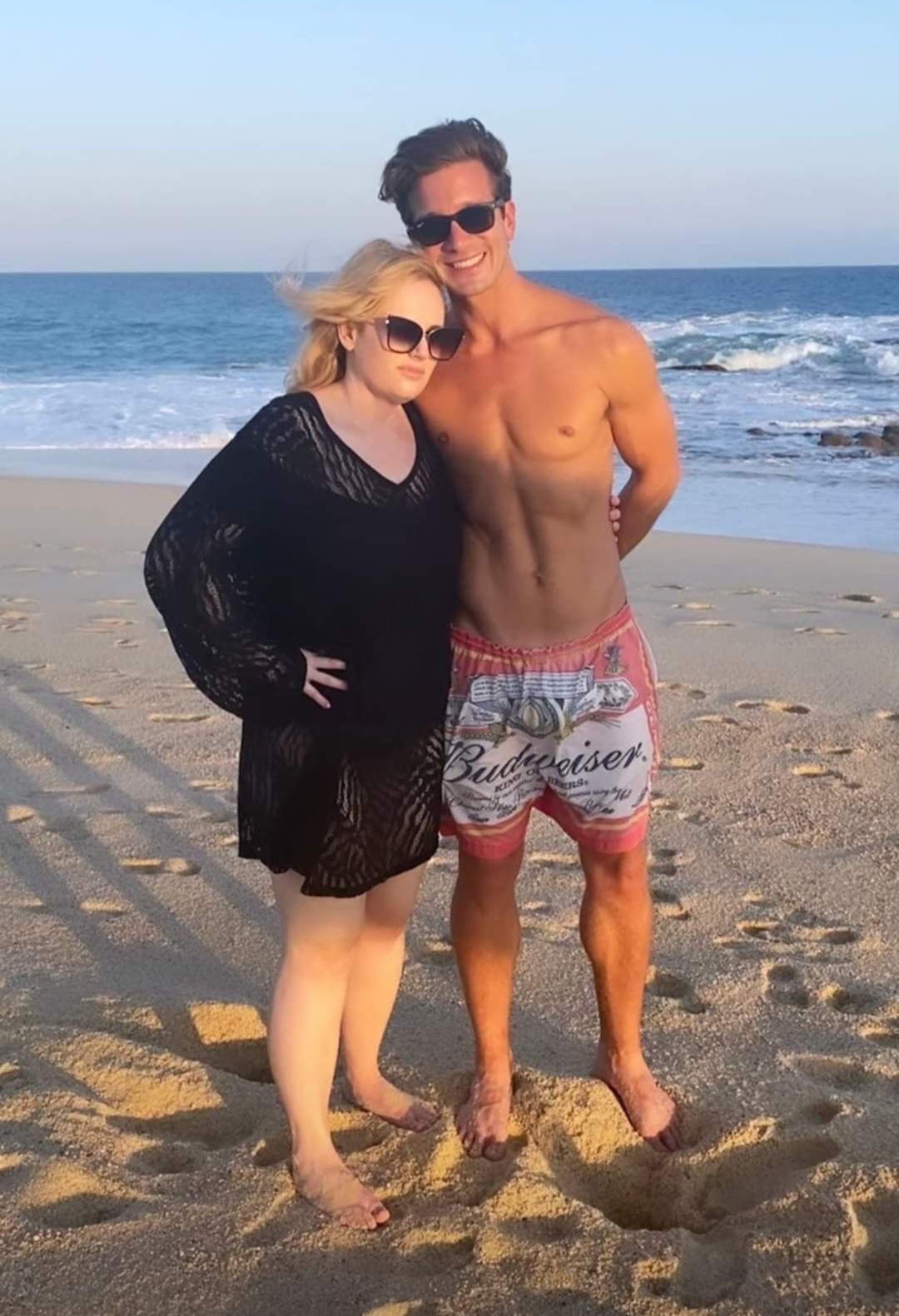 Симпатичные миллиардеры. Миллионер трэверс бейнон. Мой парень миллионер. Худшая подруга 2020 мелодрама. Она не знала что ее парень миллиардер.