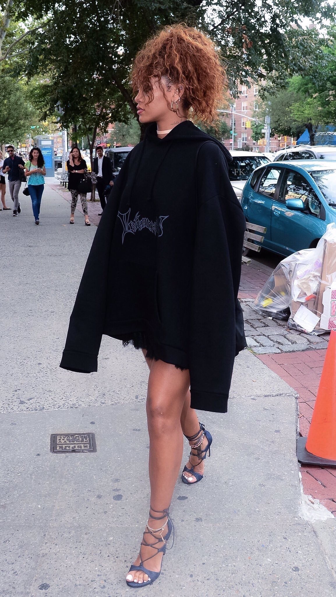 Rihanna feet photo 192976372 Rihanna feet photo 192976372 - High quality celebrity feet picture