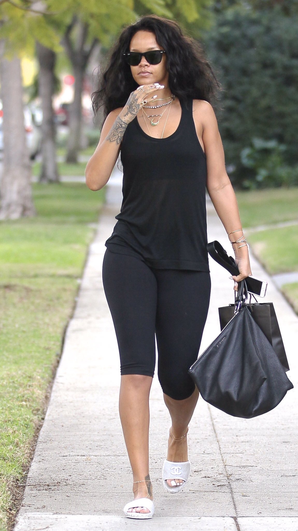 Rihanna feet photo 192976386 Rihanna feet photo 192976386 - High quality celebrity feet picture