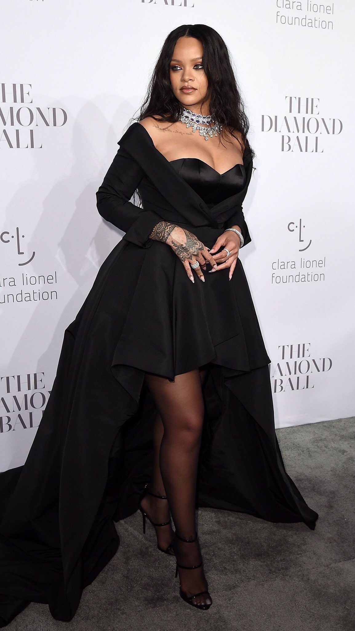 Rihanna feet photo 192976412 Rihanna feet photo 192976412 - High quality celebrity feet picture