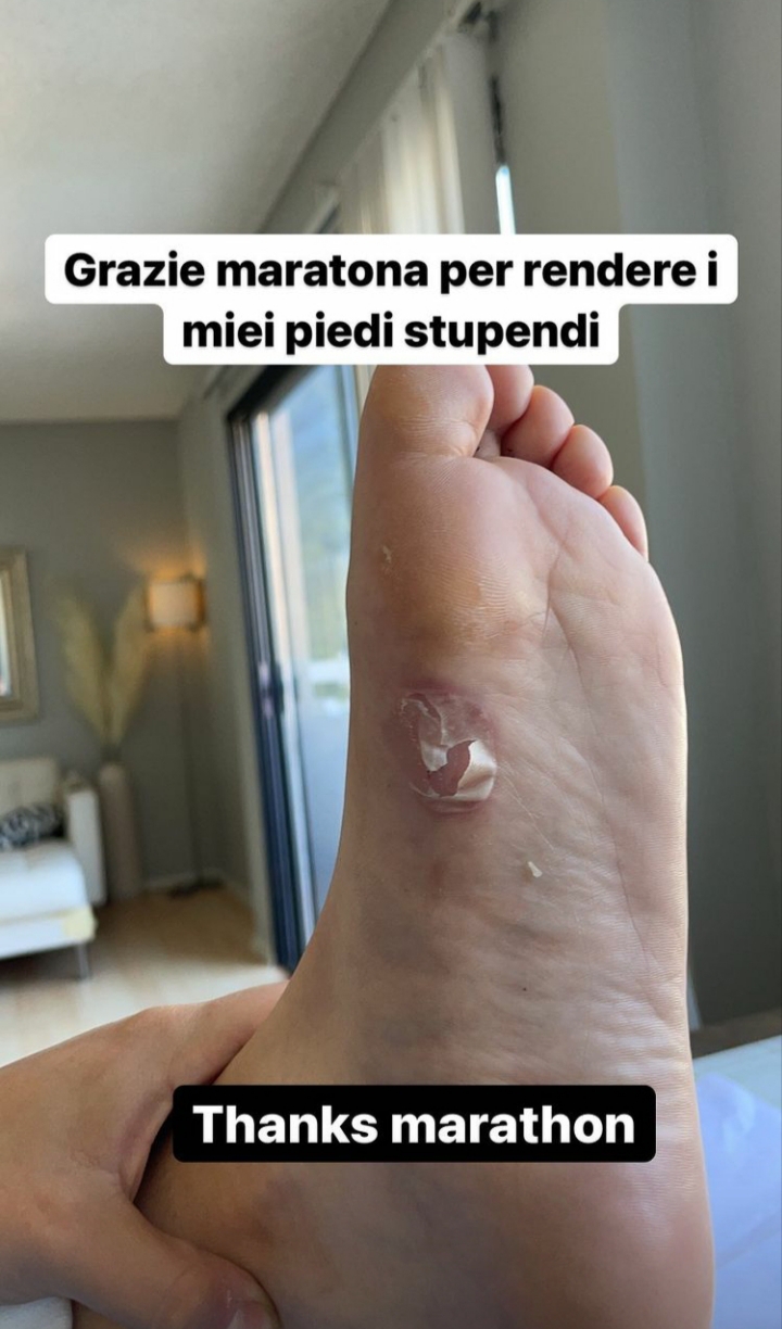 Feet of Roberta De Santis