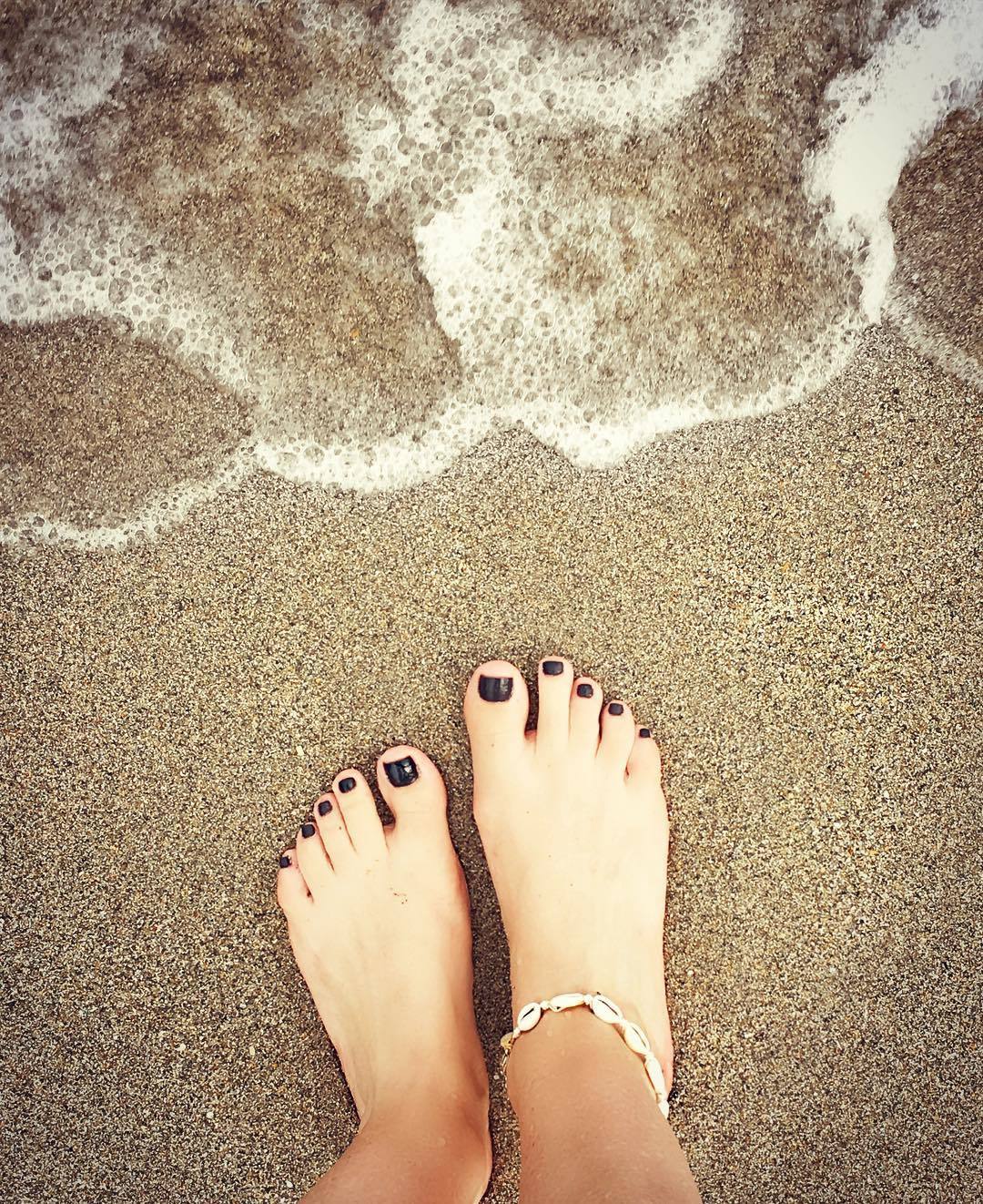 Feet of Rodaika Dienstbach