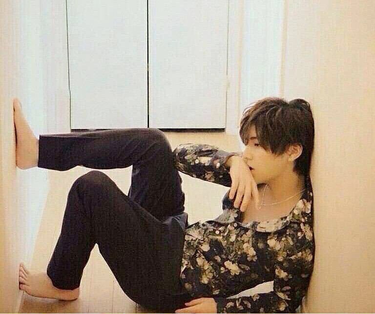 [IMAGE:https://pics.wikifeet.com/Ry%C3%B4suke-Yamada-Feet-7303128.jpg]